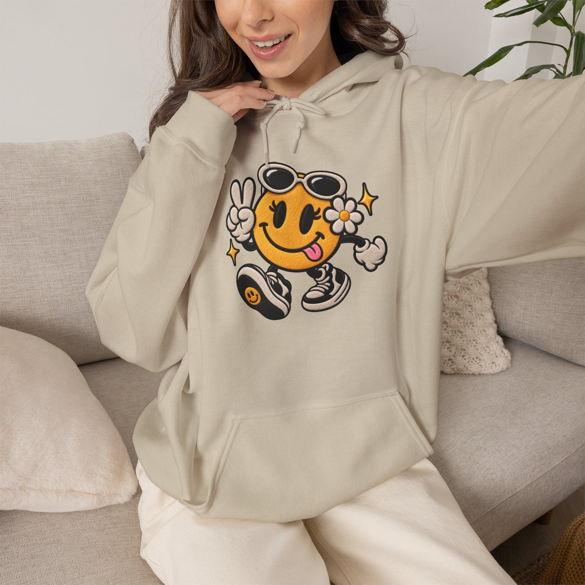 Smiley Peace Vibes Hoodie – Retro Dancing Smiley with Sunglasses