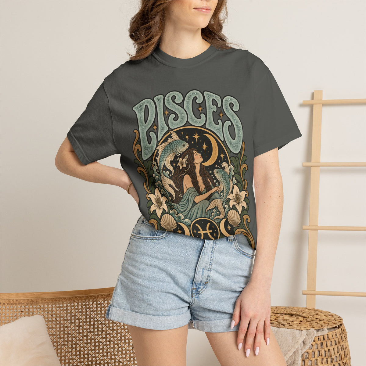 Pisces Zodiac T-Shirt — Retro Astrological Artwork