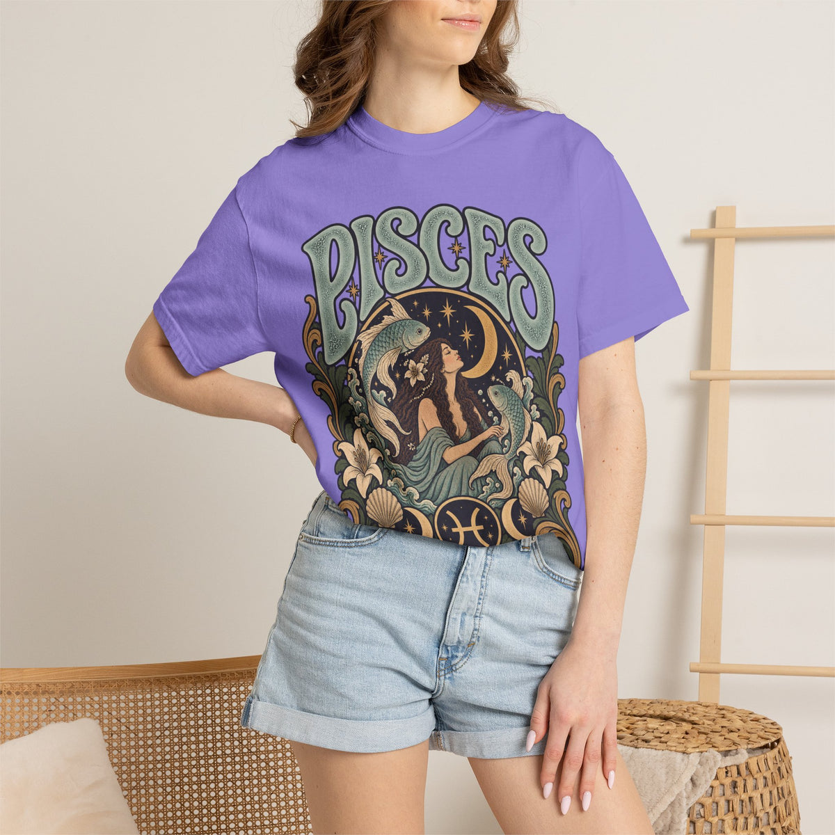 Pisces Zodiac T-Shirt — Retro Astrological Artwork