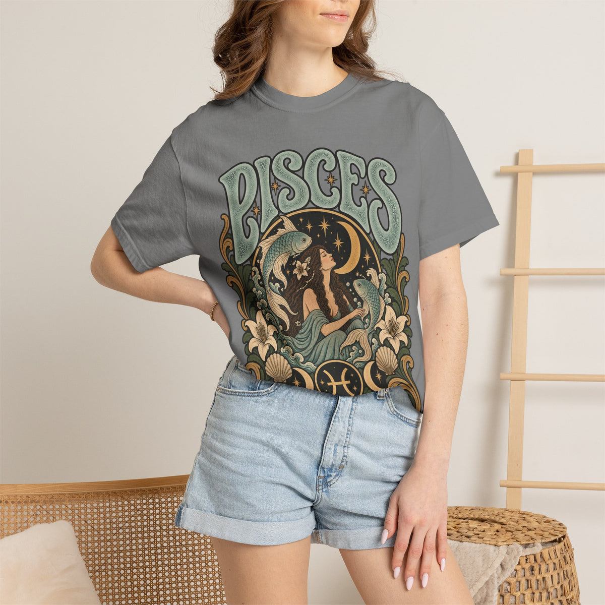 Pisces Zodiac T-Shirt — Retro Astrological Artwork