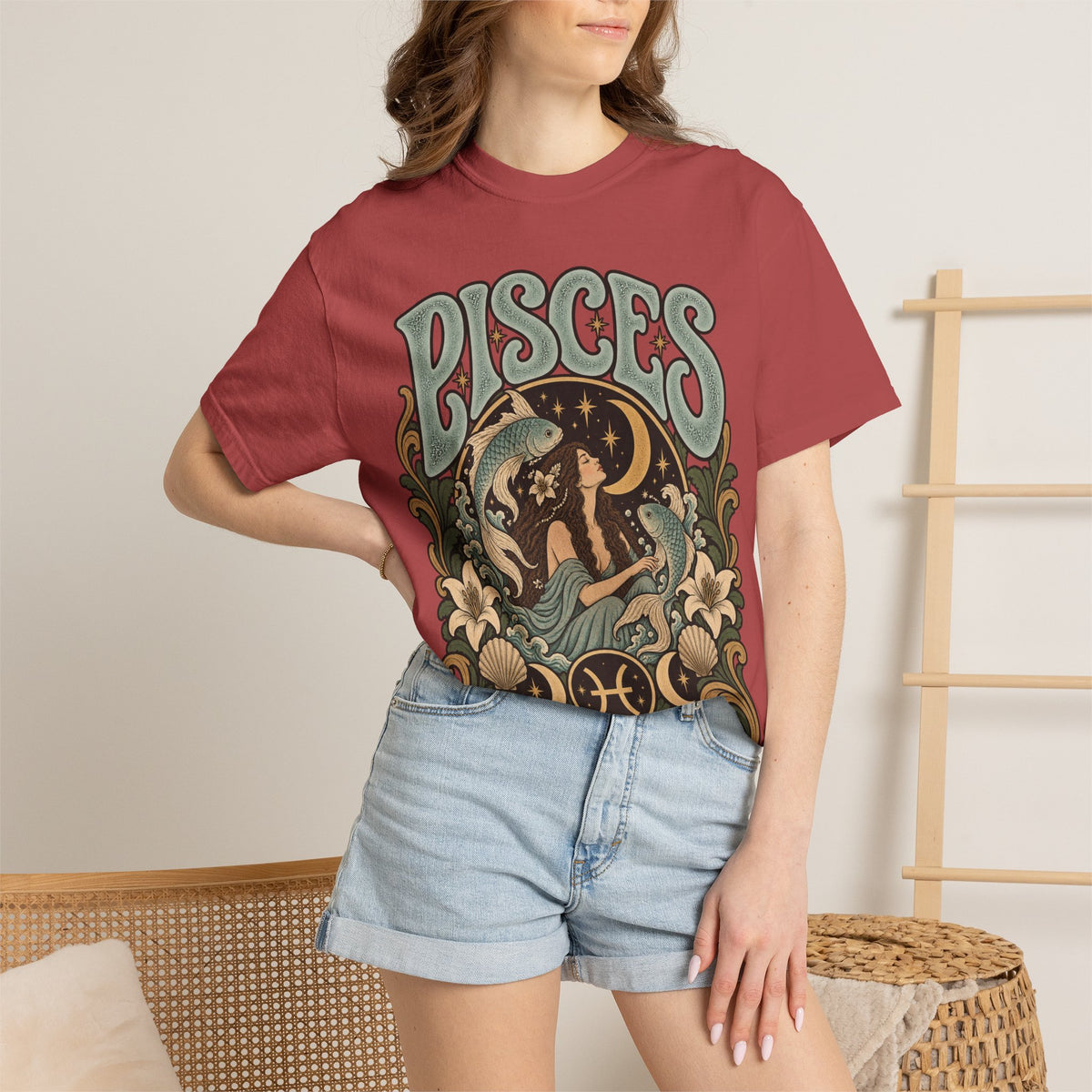 Vintage Pisces Zodiac Tee — Retro Celestial Astrology T-Shirt