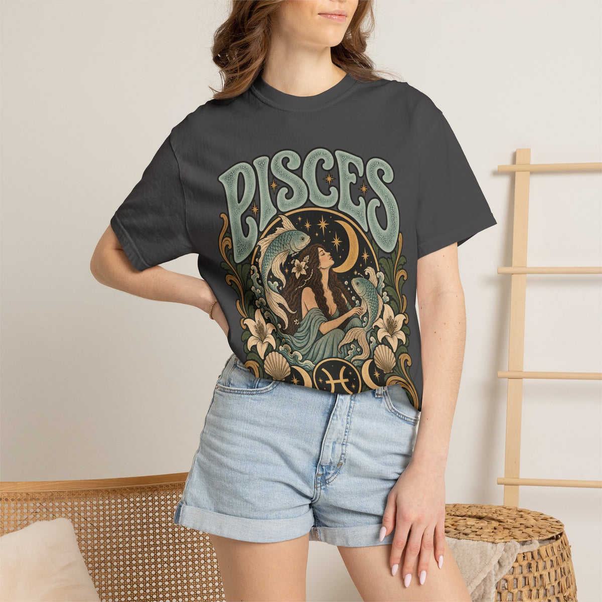 Pisces Zodiac T-Shirt — Retro Astrological Artwork