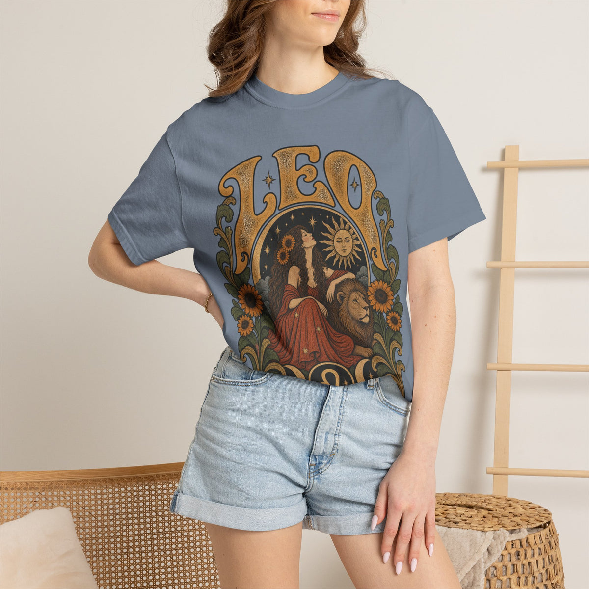 Vintage Leo Zodiac Tee — Retro Celestial Lion Astrology T-Shirt